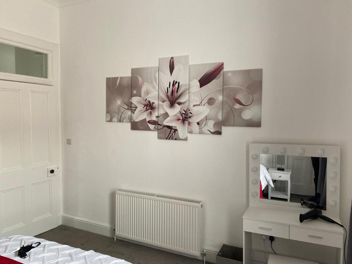 Impeccable 1-Bed Apartment Perth A Home From Home エクステリア 写真