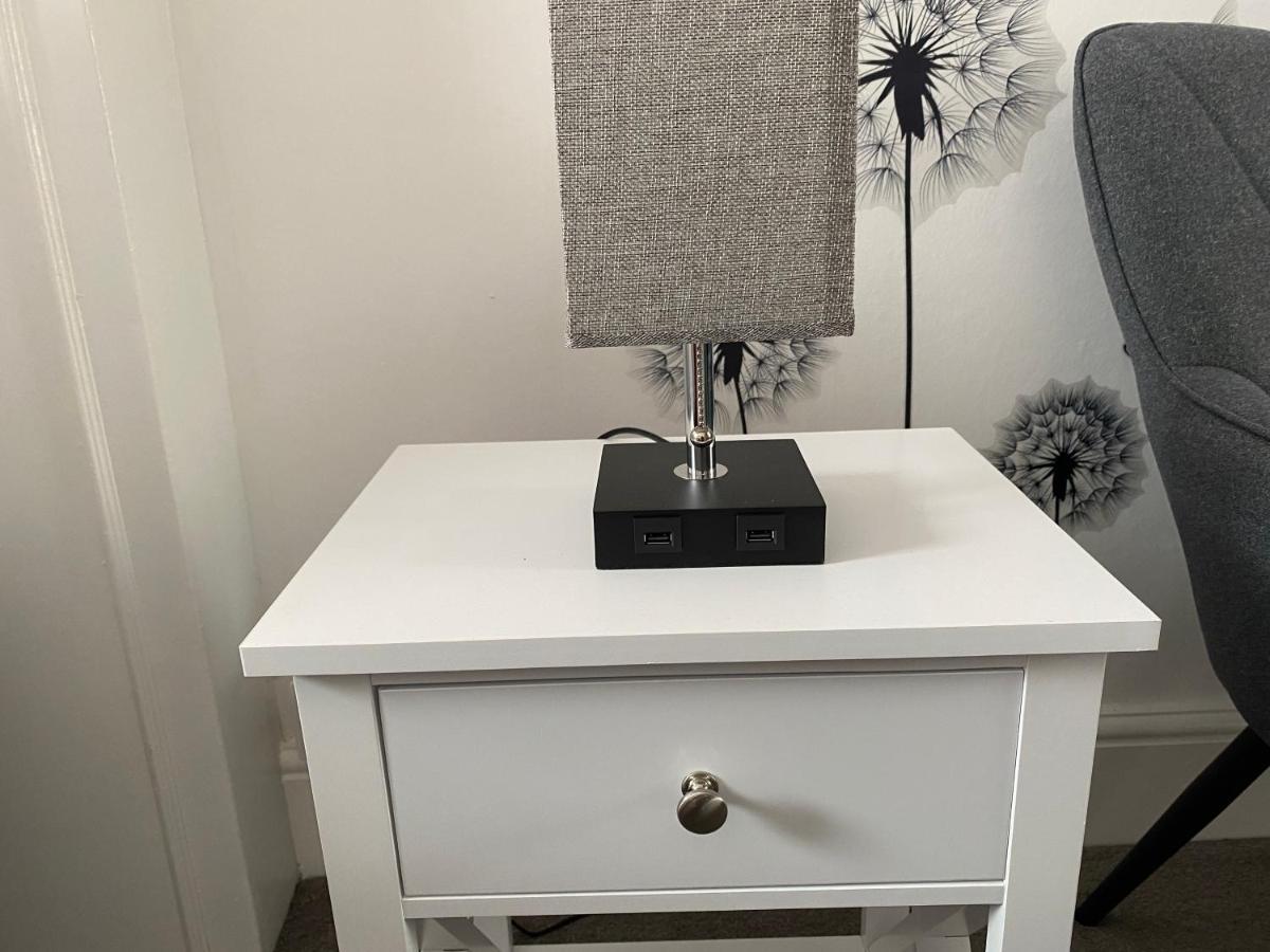 Impeccable 1-Bed Apartment Perth A Home From Home エクステリア 写真